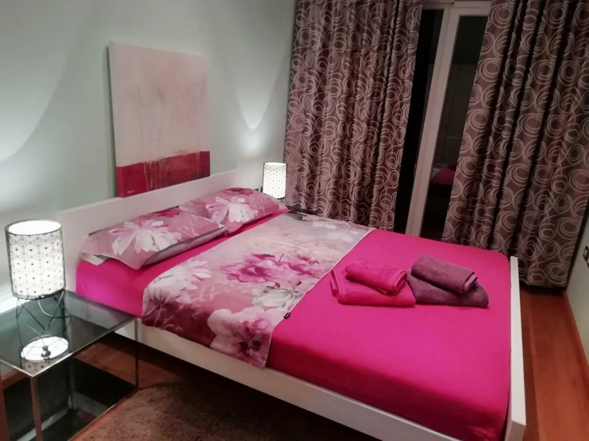 Apartments In Villa Azra Rijeka 0*,