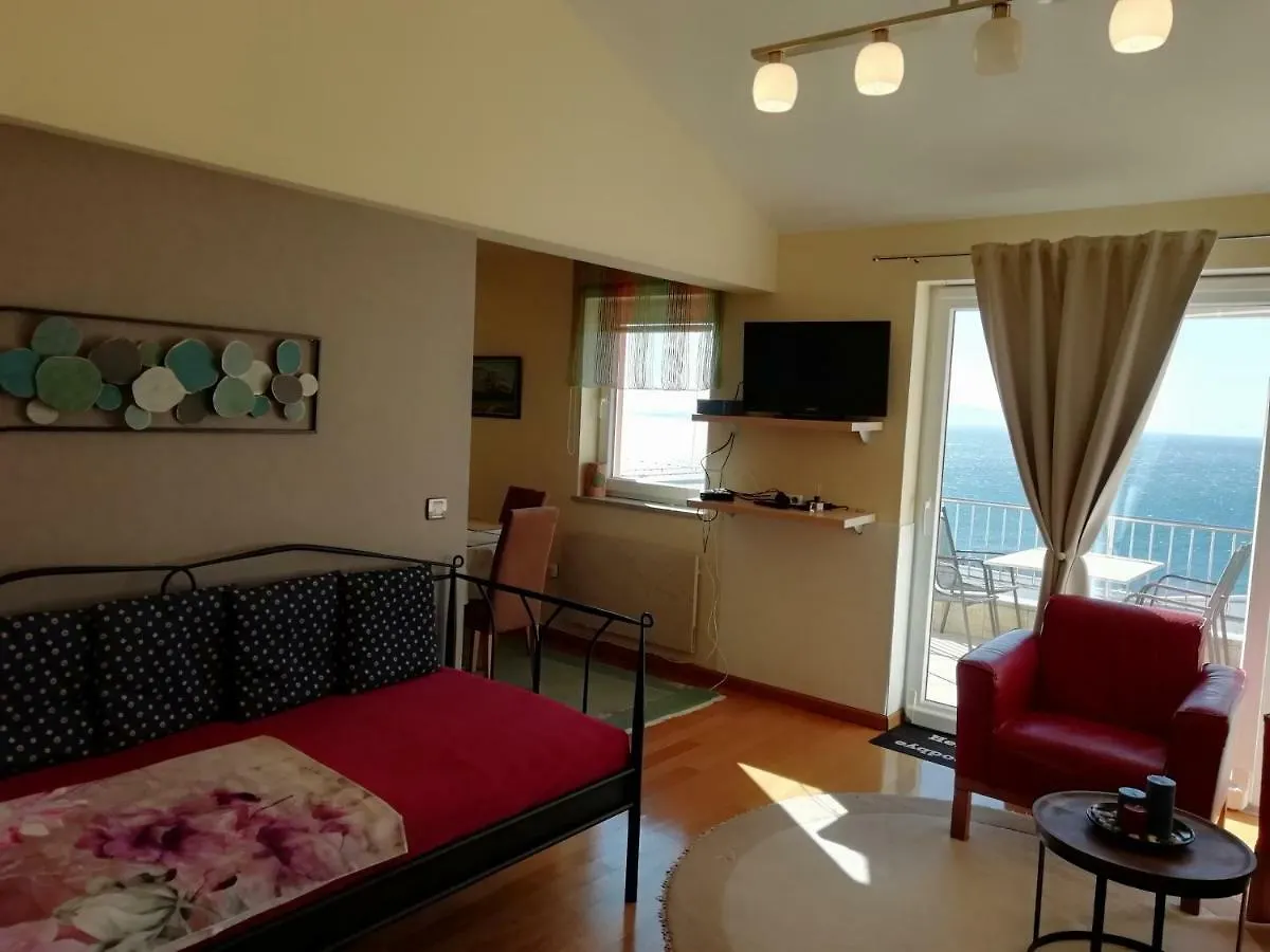 Apartments In Villa Azra Rijeka