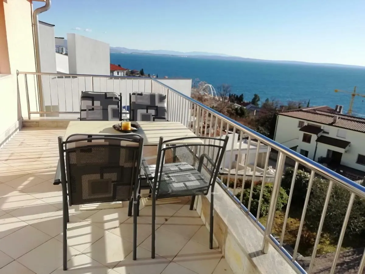 Apartments In Villa Azra Rijeka 0*,  Kroatien