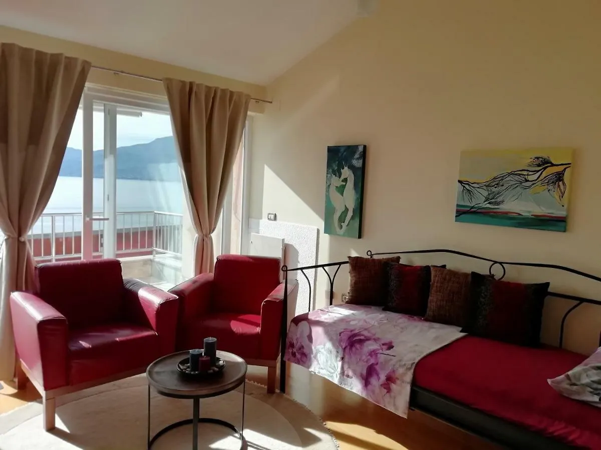 Apartments In Villa Azra Rijeka